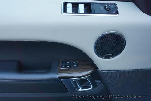 Photo of 2019 Fuji White Land Rover Range Rover Sport