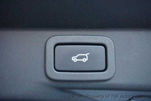 Photo of 2019 Fuji White Land Rover Range Rover Sport