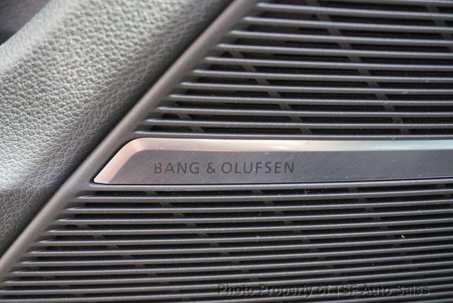 Photo of 2019 Galaxy Blue Metallic Audi Q8