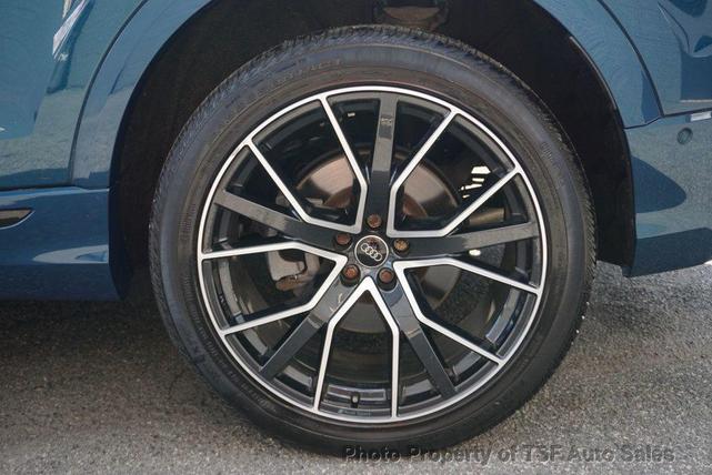 Photo of 2019 Galaxy Blue Metallic Audi Q8
