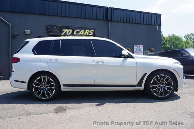 Photo of 2023 Mineral White Metallic BMW X7