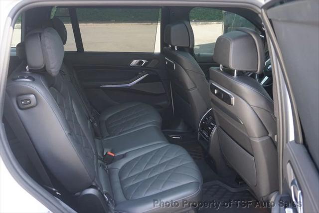 Photo of 2023 Mineral White Metallic BMW X7