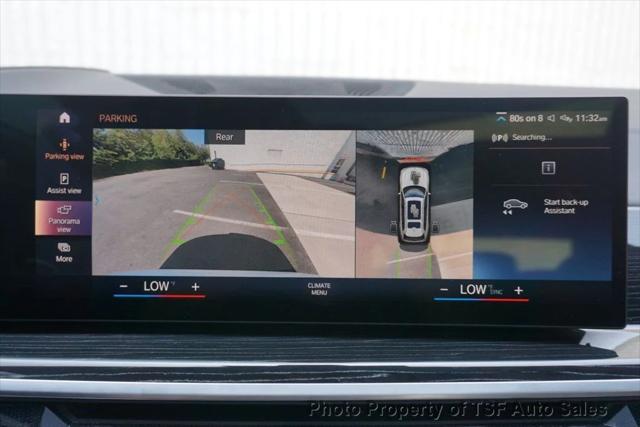 Photo of 2023 Mineral White Metallic BMW X7