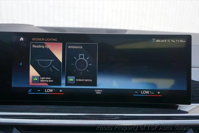 Photo of 2023 Mineral White Metallic BMW X7