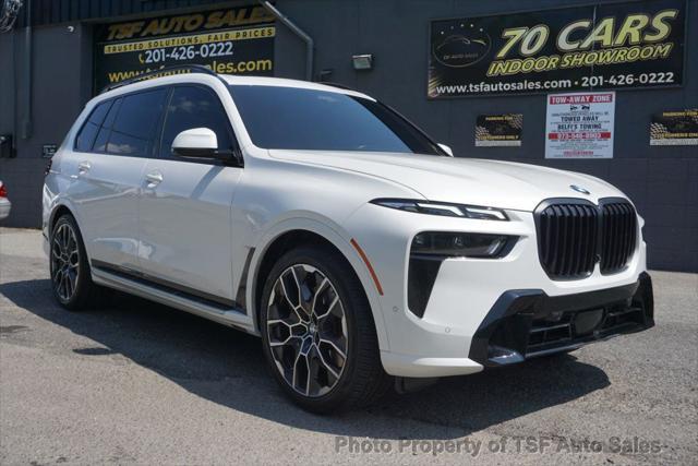 Photo of 2023 Mineral White Metallic BMW X7