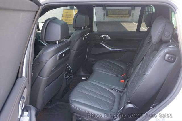 Photo of 2023 Mineral White Metallic BMW X7