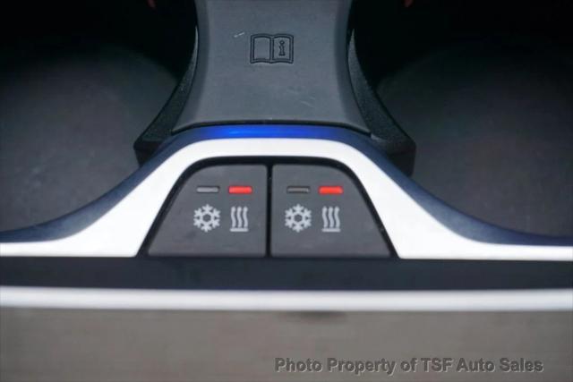 Photo of 2023 Mineral White Metallic BMW X7