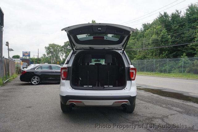 Photo of 2016 Oxford White Ford Explorer