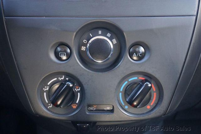 Photo of 2017 Brilliant Silver Nissan Versa