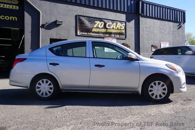 Photo of 2017 Brilliant Silver Nissan Versa