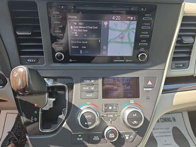 Photo of 2018 Blizzard Pearl Toyota Sienna