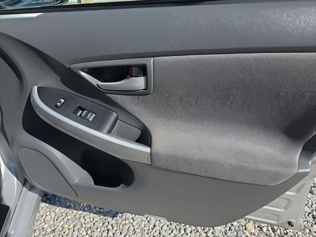 Photo of 2011 Classic Silver Metallic Toyota Prius
