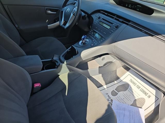 Photo of 2011 Classic Silver Metallic Toyota Prius