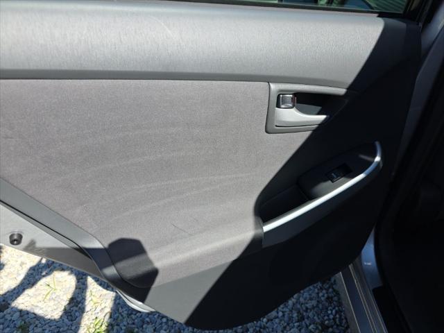 Photo of 2011 Classic Silver Metallic Toyota Prius