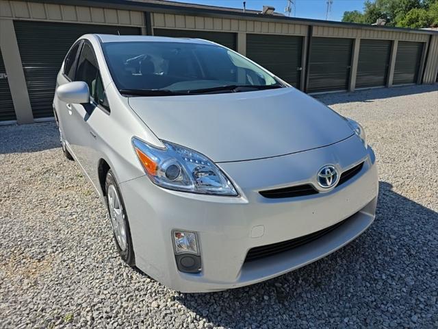 Photo of 2011 Classic Silver Metallic Toyota Prius