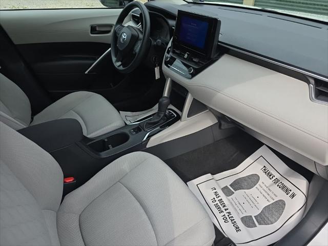 Photo of 2023 Wind Chill Pearl Toyota Corolla Cross