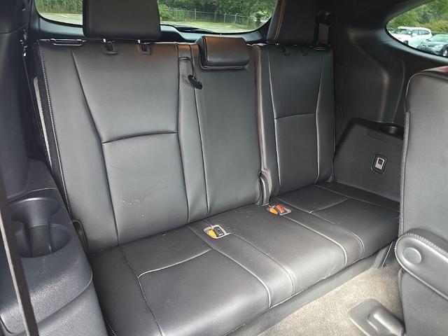 Photo of 2023 Midnight Black Metallic Toyota Highlander