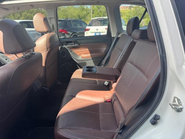 Photo of 2018 Crystal White Pearl Subaru Forester