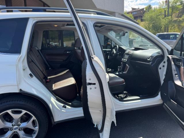 Photo of 2018 Crystal White Pearl Subaru Forester