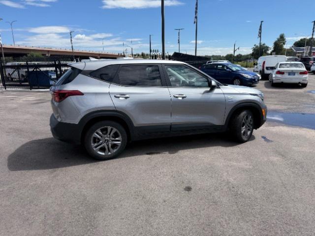 Photo of 2021 Steel Gray Kia Seltos