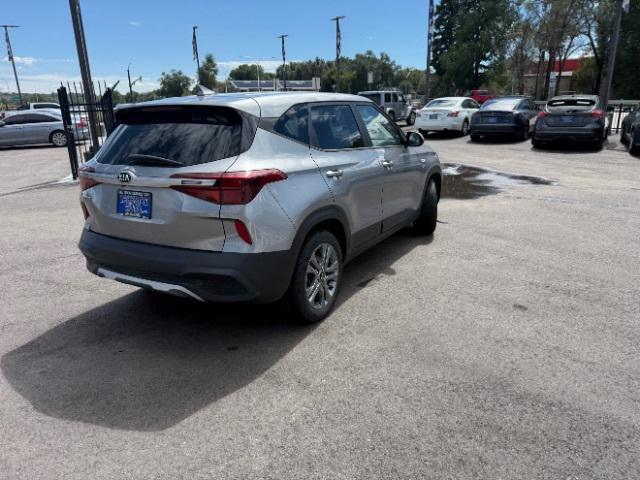 Photo of 2021 Steel Gray Kia Seltos