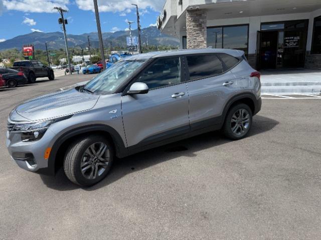 Photo of 2021 Steel Gray Kia Seltos
