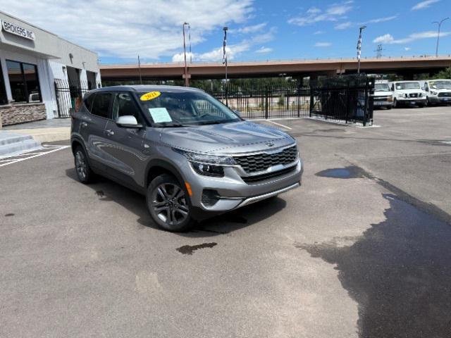 Photo of 2021 Steel Gray Kia Seltos