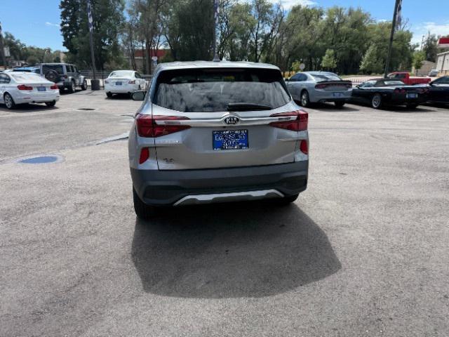 Photo of 2021 Steel Gray Kia Seltos