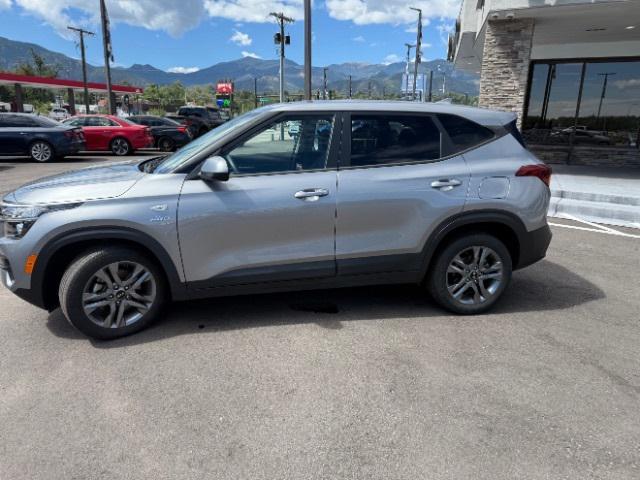 Photo of 2021 Steel Gray Kia Seltos