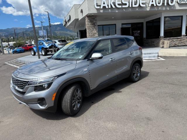 Photo of 2021 Steel Gray Kia Seltos