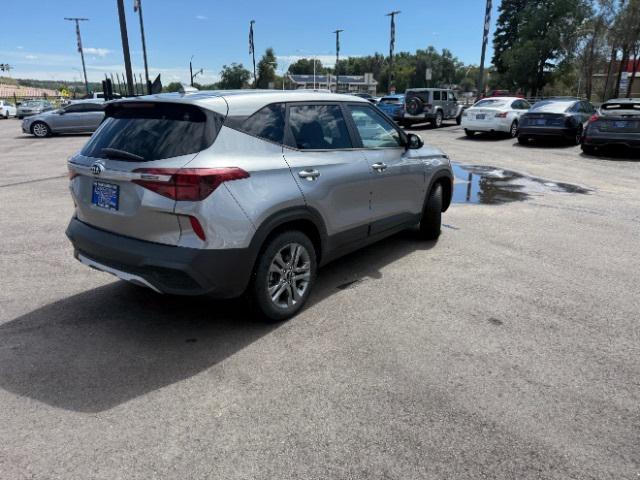Photo of 2021 Steel Gray Kia Seltos