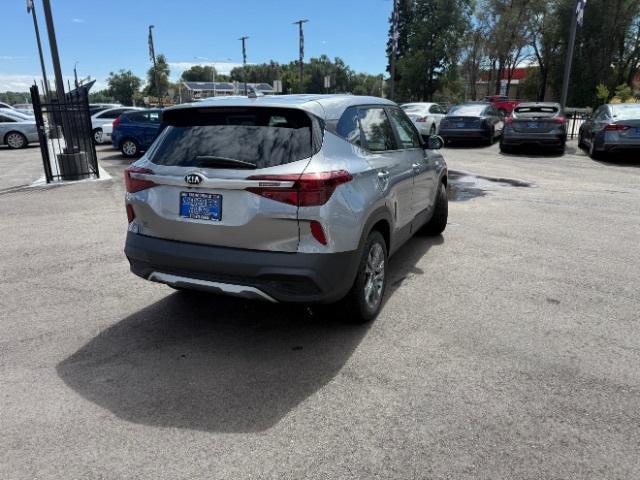 Photo of 2021 Steel Gray Kia Seltos