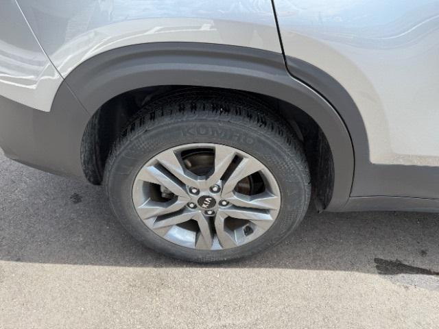 Photo of 2021 Steel Gray Kia Seltos