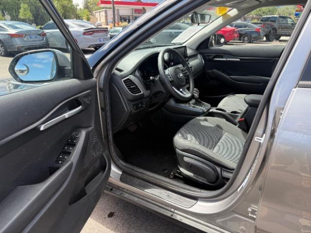 Photo of 2021 Steel Gray Kia Seltos