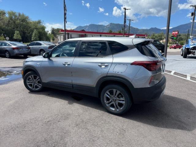 Photo of 2021 Steel Gray Kia Seltos