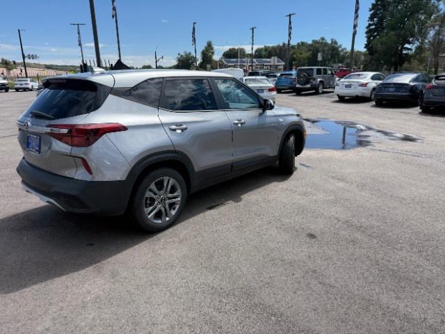 Photo of 2021 Steel Gray Kia Seltos