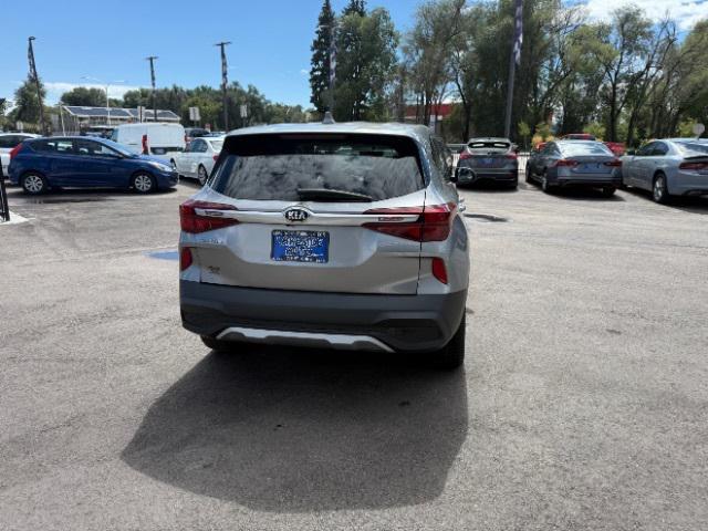 Photo of 2021 Steel Gray Kia Seltos