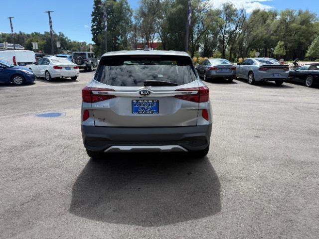 Photo of 2021 Steel Gray Kia Seltos