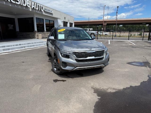 Photo of 2021 Steel Gray Kia Seltos