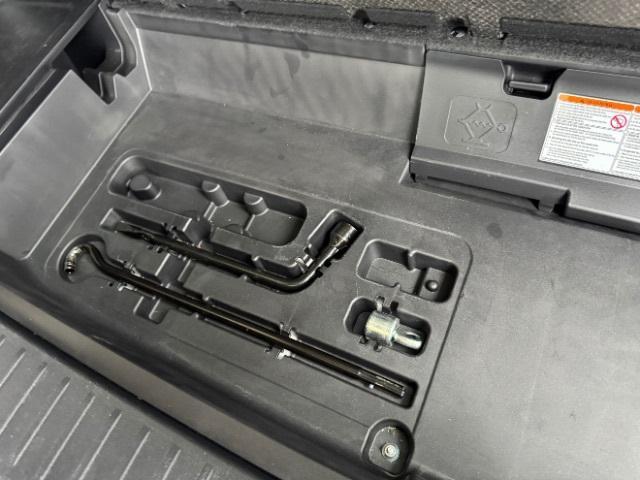 Photo of 2022 Pearl Toyota Highlander