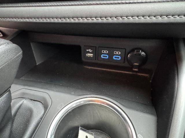 Photo of 2022 Pearl Toyota Highlander