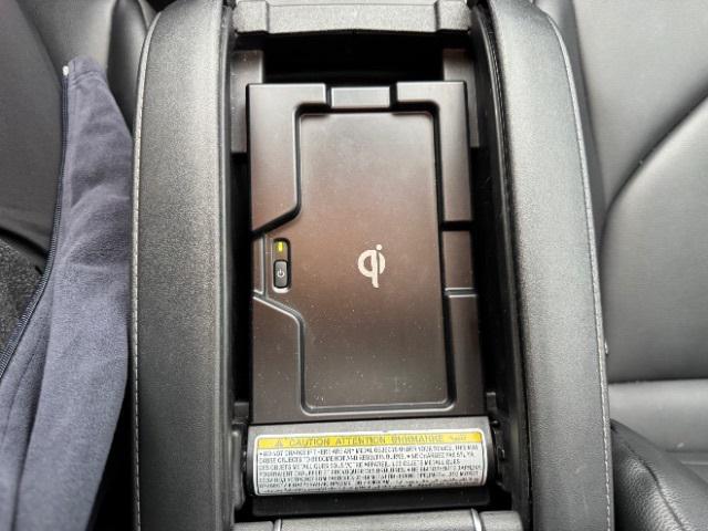 Photo of 2022 Pearl Toyota Highlander