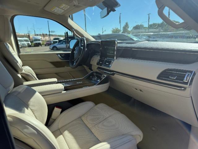 Photo of 2018 Mocha Lincoln Navigator