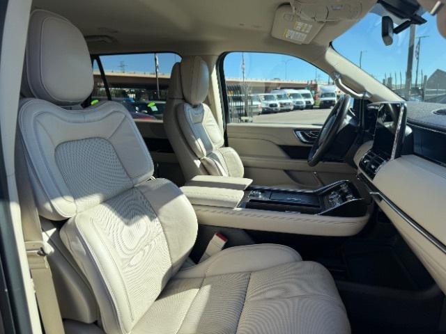 Photo of 2018 Mocha Lincoln Navigator