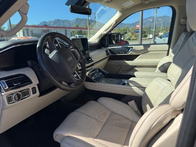 Photo of 2018 Mocha Lincoln Navigator