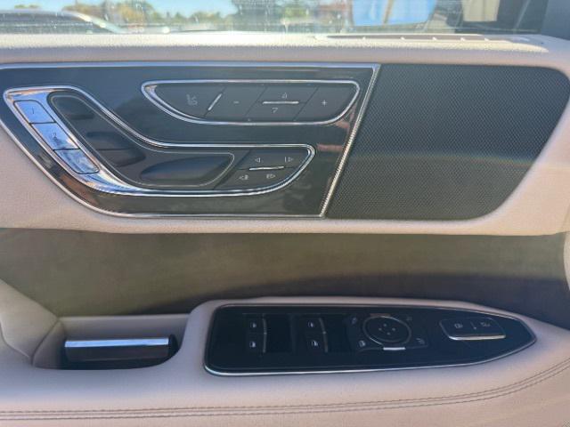 Photo of 2018 Mocha Lincoln Navigator