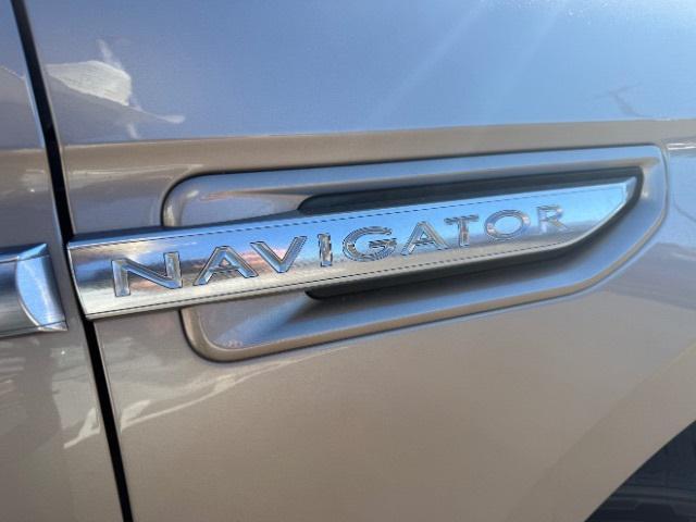 Photo of 2018 Mocha Lincoln Navigator