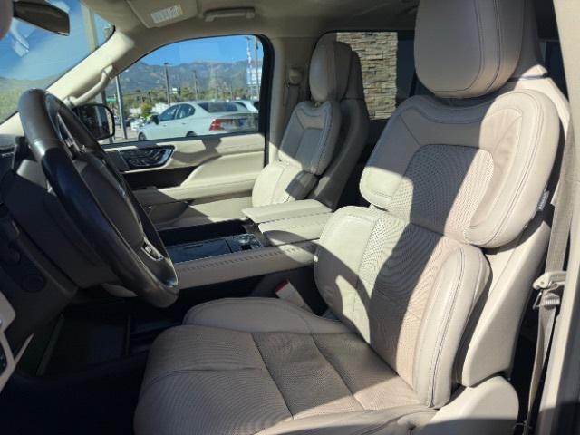 Photo of 2018 Mocha Lincoln Navigator