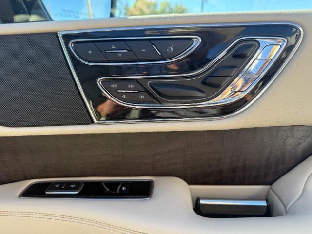 Photo of 2018 Mocha Lincoln Navigator