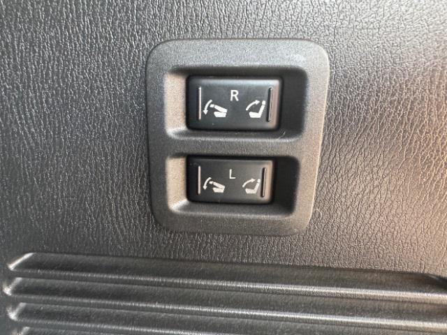 Photo of 2020 Hermosa Blue Pearl Nissan Armada